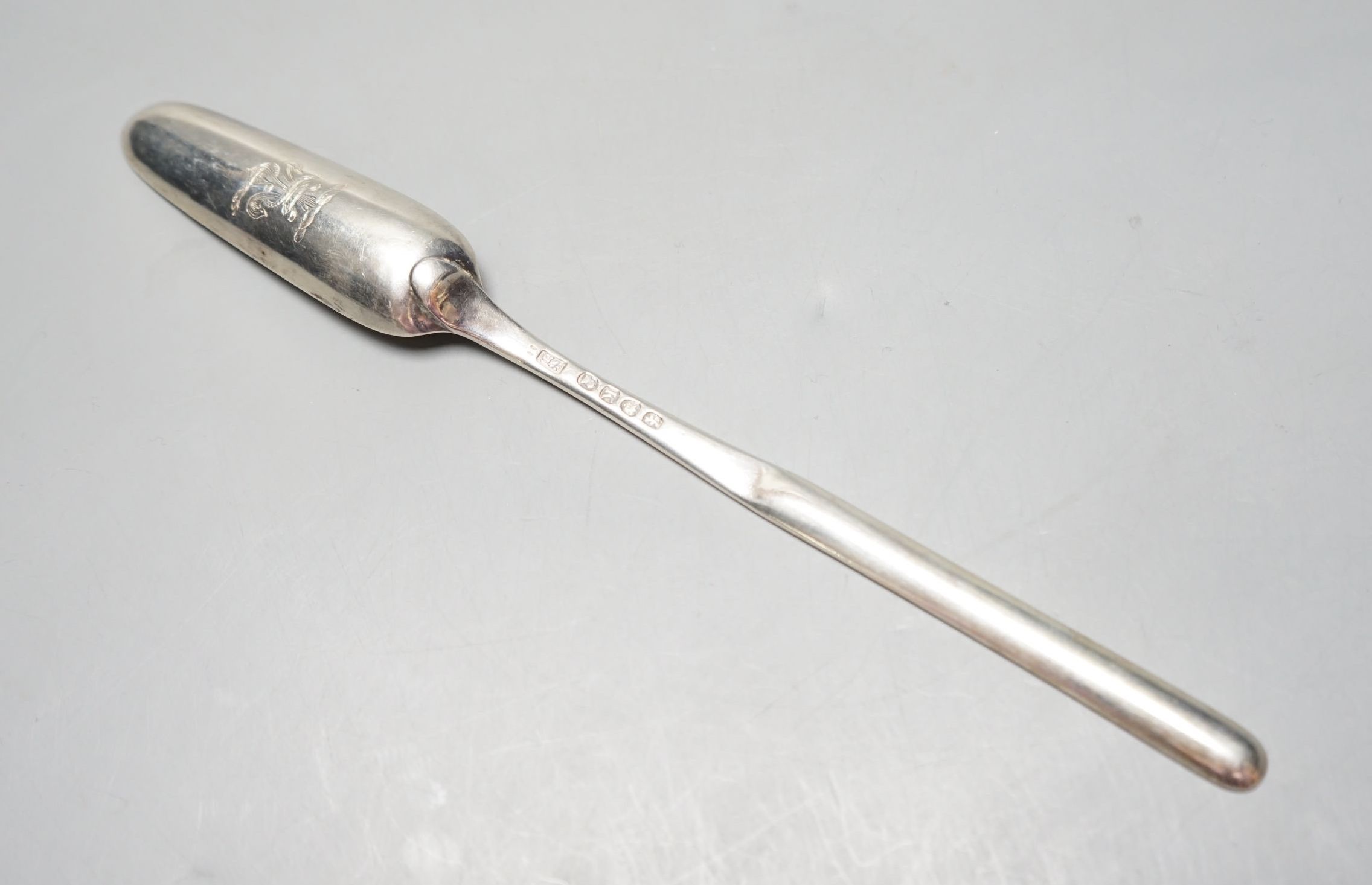 A George III silver marrow scoop, I.B.London, 1805, 21.5cm.